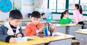 小學生讀書